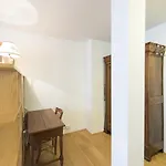 Veeve - Studio Near Montmartre